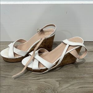 Lulu's White and Tan Wedge Sandals with Cross-Strap Design